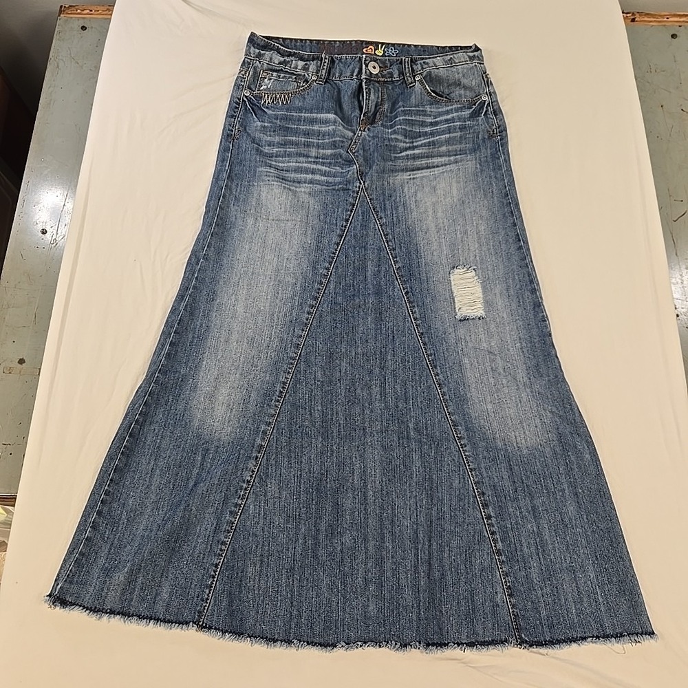 Vintage Y2K Mudd Denim Skirt Size 7 Long Embroidered Distressed Boho Gypsy